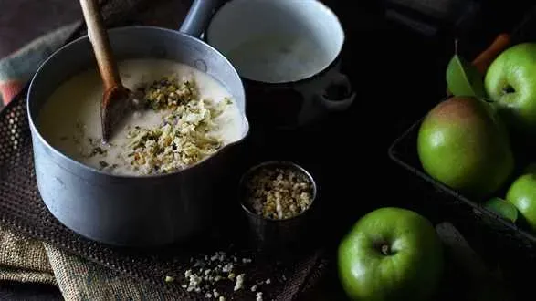 Zupa jabłkowo-ziemniaczana