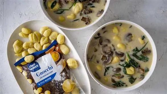Zupa pieczarkowa z gnocchi
