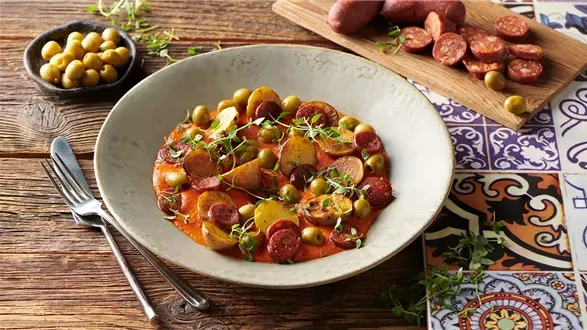 Sałatka ziemniaczana z chorizo na ciepło