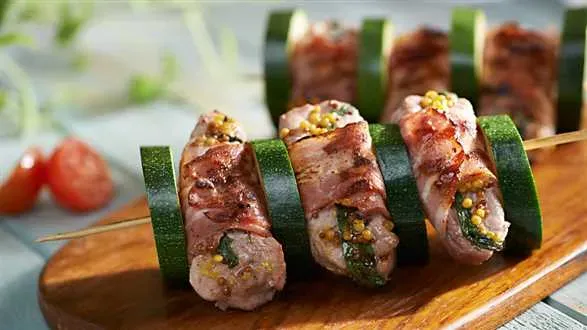 Szałwiowe medaliony z polędwiczek z grilla