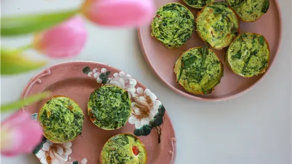 Jajeczne muffiny śniadaniowe