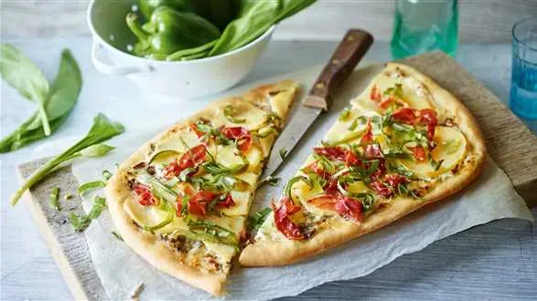 Podpłomyki z czosnkiem niedźwiedzim i ziemniakami