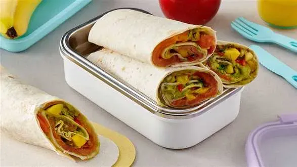 Tortille z łososiem wędzonym