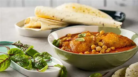 Curry z kurczaka z ciecierzycą