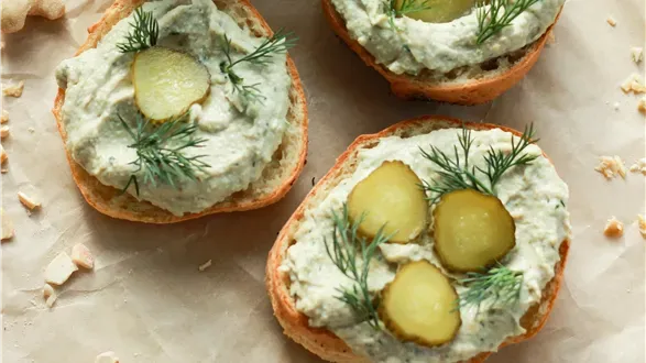 Awanturka z makreli z nerkowcami