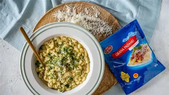 Zupa parmezan pasta