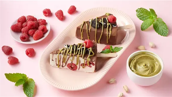 Mrożone serniczki na patyku