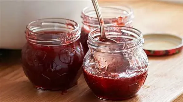 Wiosenny dżem truskawkowy