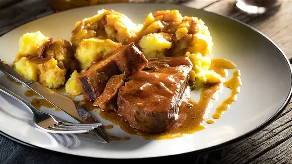 Schab w sosie własnym