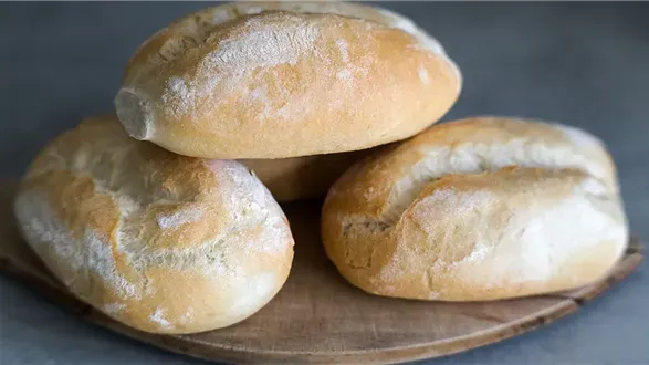 Bułki pszenne — przepis na domowe bułeczki