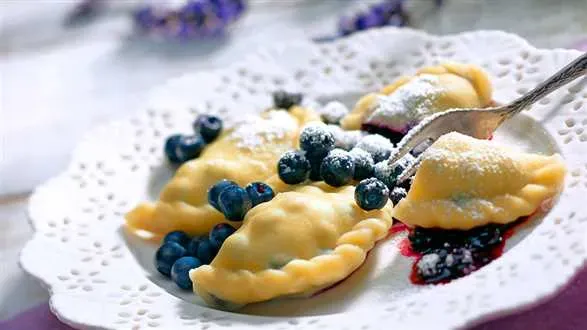 Pierogi z jagodami – przepis