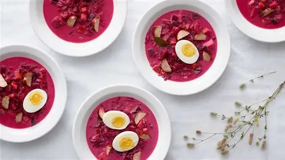 Barszcz na wędzonce zabielany