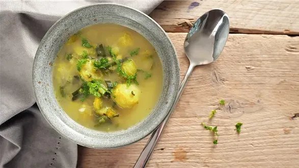 Zupa brukselkowa — ze świeżej brukselki