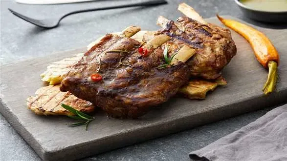 Grillowane żeberka z plackami ziemniaczanymi