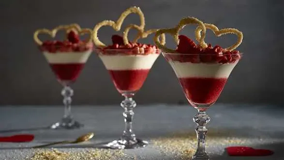 Mus waniliowy z truskawkami