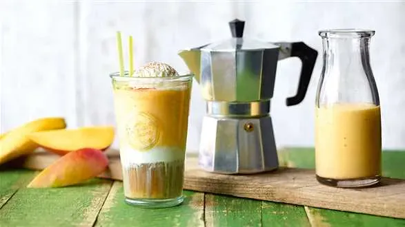 Bananowa kawa mrożona z mango