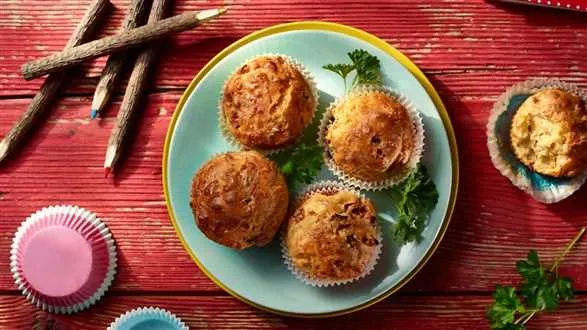 Pożywne szkolne bułeczki z szynką