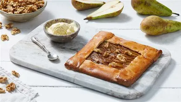 Tarta z karmelizowaną gruszką