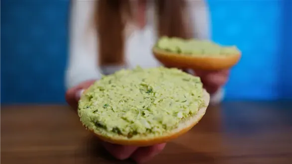 Zielona pasta jajeczna