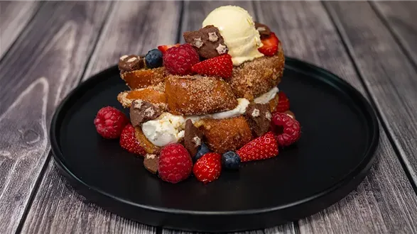 Churrosowe tosty francuskie z lodami