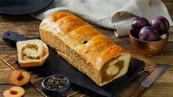 Kulebiak z kapustą i grzybami