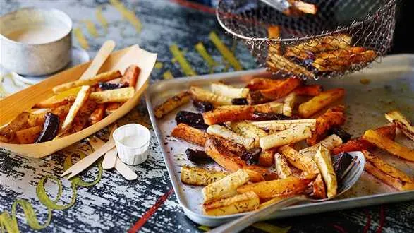 Frytki z warzyw z dipem sezamowym