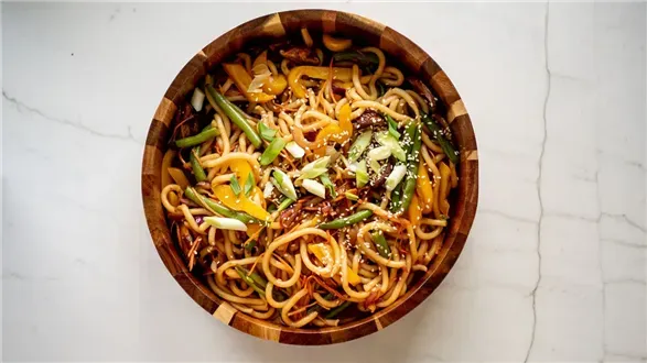 Yaki-udon z warzywami
