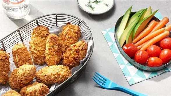 Domowe paluszki rybne z dipem jogurtowo-ogórkowym