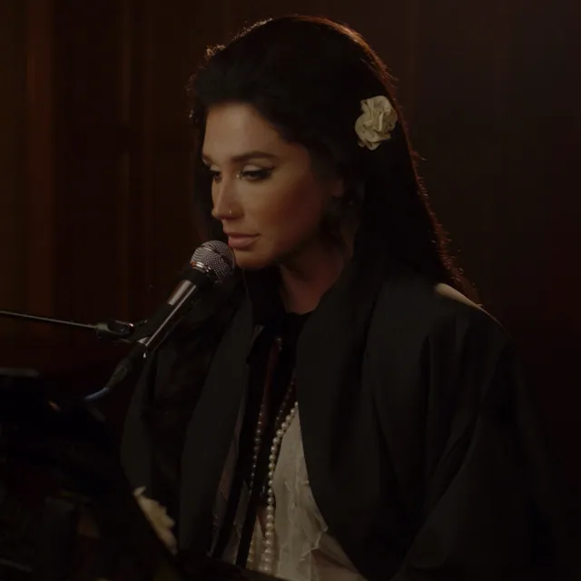 Here Comes the Change (Live from the Village) • Cały album • Wszystkie utwory • Wykonawca