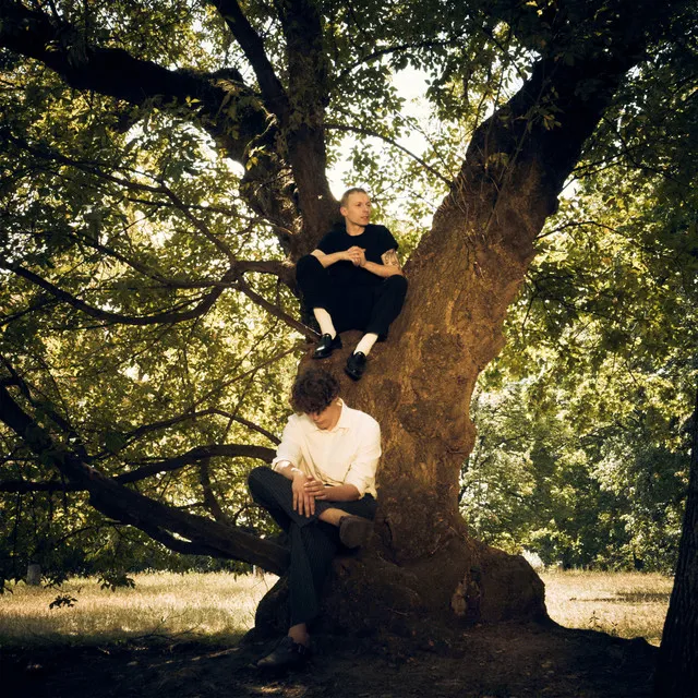 Latem • Cały album • Wszystkie utwory • Wykonawca