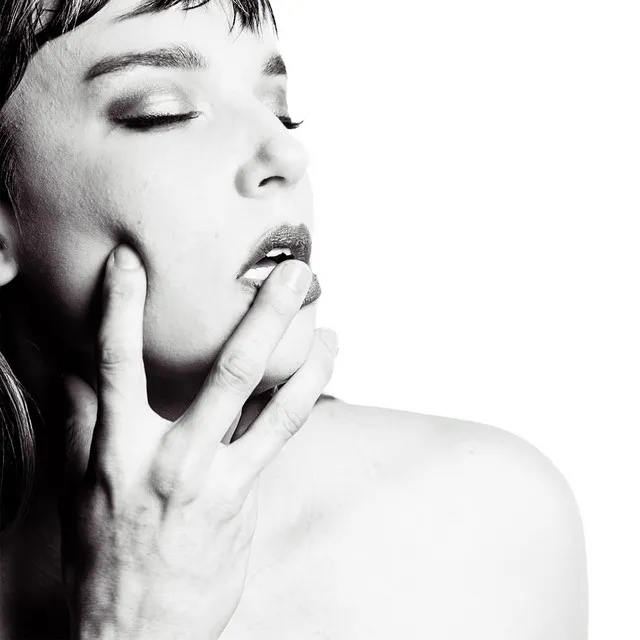 Live From The nEVEREST Tour • Cały album • Wszystkie utwory • Wykonawca