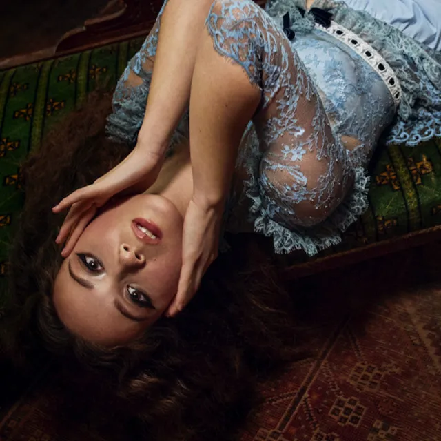 Laufey • Albumy • Piosenki • Życiorys