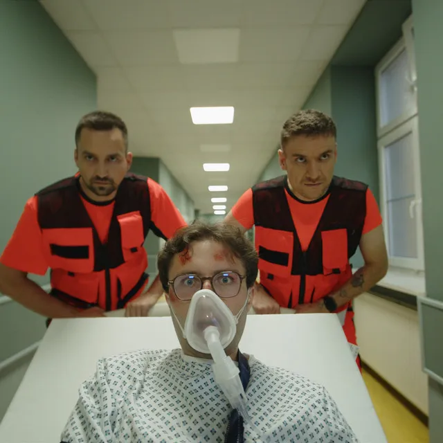 W ambulansie • Cały album • Wszystkie utwory • Wykonawca