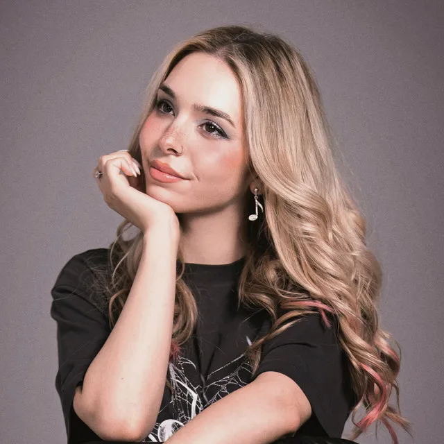 Aria Martelle • Albumy • Piosenki • Życiorys