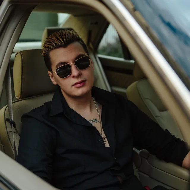 Krzyki na blokach • Cały album • Wszystkie utwory • Wykonawca