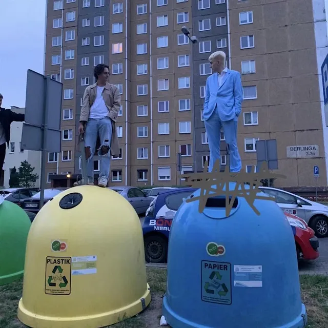 OWOCE 33 • Cały album • Wszystkie utwory • Wykonawca