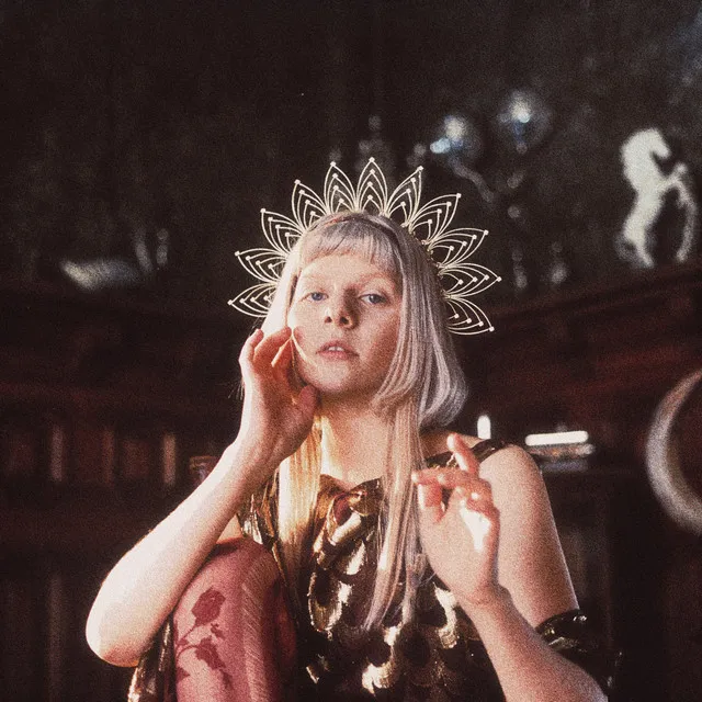 The Woman I Am • Cały album • Wszystkie utwory • Wykonawca