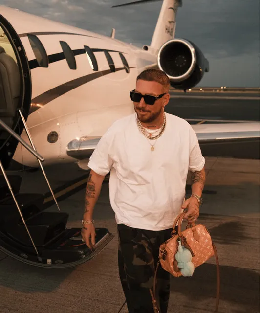 Hugel • Albumy • Piosenki • Życiorys