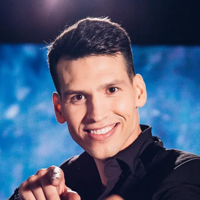 Bayera • Dyskografia • Życiorys • Utwory