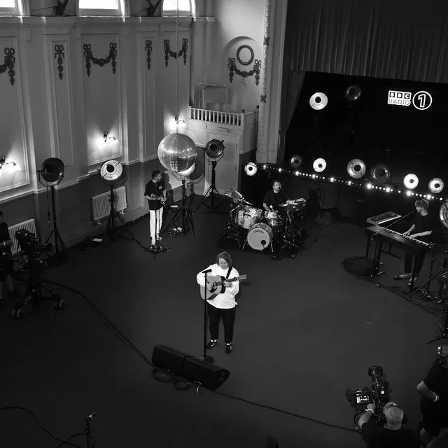 Everytime (BBC Radio 1 Live Lounge) • Cały album • Wszystkie utwory • Wykonawca