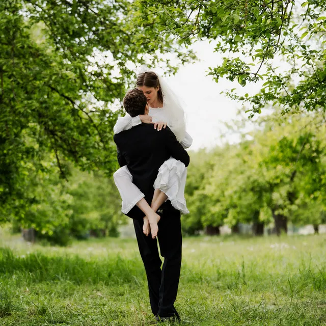 Pali się niebo • Cały album • Wszystkie utwory • Wykonawca