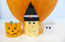 Strach się bać! Halloweenowe cuda z rolek po papierze toaletowym: dynia, czarownica i mumia.