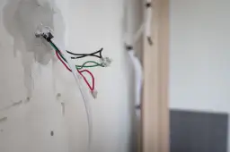 Jak nauczyć się elektryki i uniknąć najczęstszych błędów w nauce