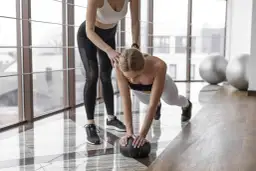 Ile razy ćwiczyć CrossFit? Znajdź swój plan i uniknij przetrenowania