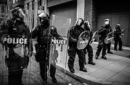 Co oznacza sen o policji - znaczenie i symbolika snu z policjantem