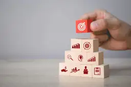 Budowanie strategii marketing lokalny: od analizy, przez pomysły, po realizację i sukces.