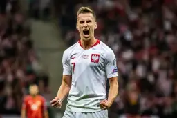Arkadiusz Milik wzrost: Ile mierzy i jak to wpływa na jego grę?