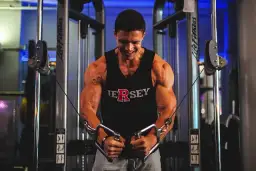 Kiedy pić shake proteinowy, aby maksymalnie zwiększyć efekty treningu?