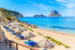 Ibiza: Trzecia co do wielkości wyspa Balearów z niezwykłymi atrakcjami