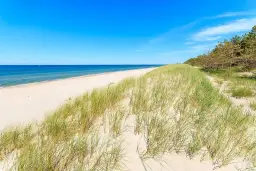 Łeba we wrześniu czy warto? Odkryj spokojne plaże i niskie ceny